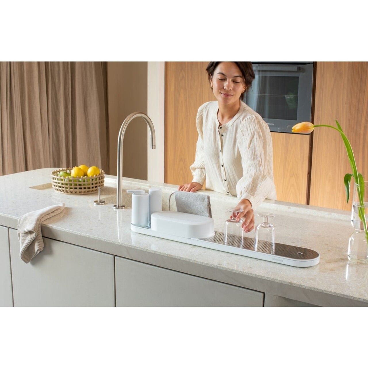 Set organizator chiuveta si dozator sapun 4 piese, Brabantia, SinkStyle Mineral, 75x13x15 cm, plastic/inox, alb