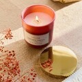 Lumanare parfumata Sinnes, Homla, 170 g, parafina, corai