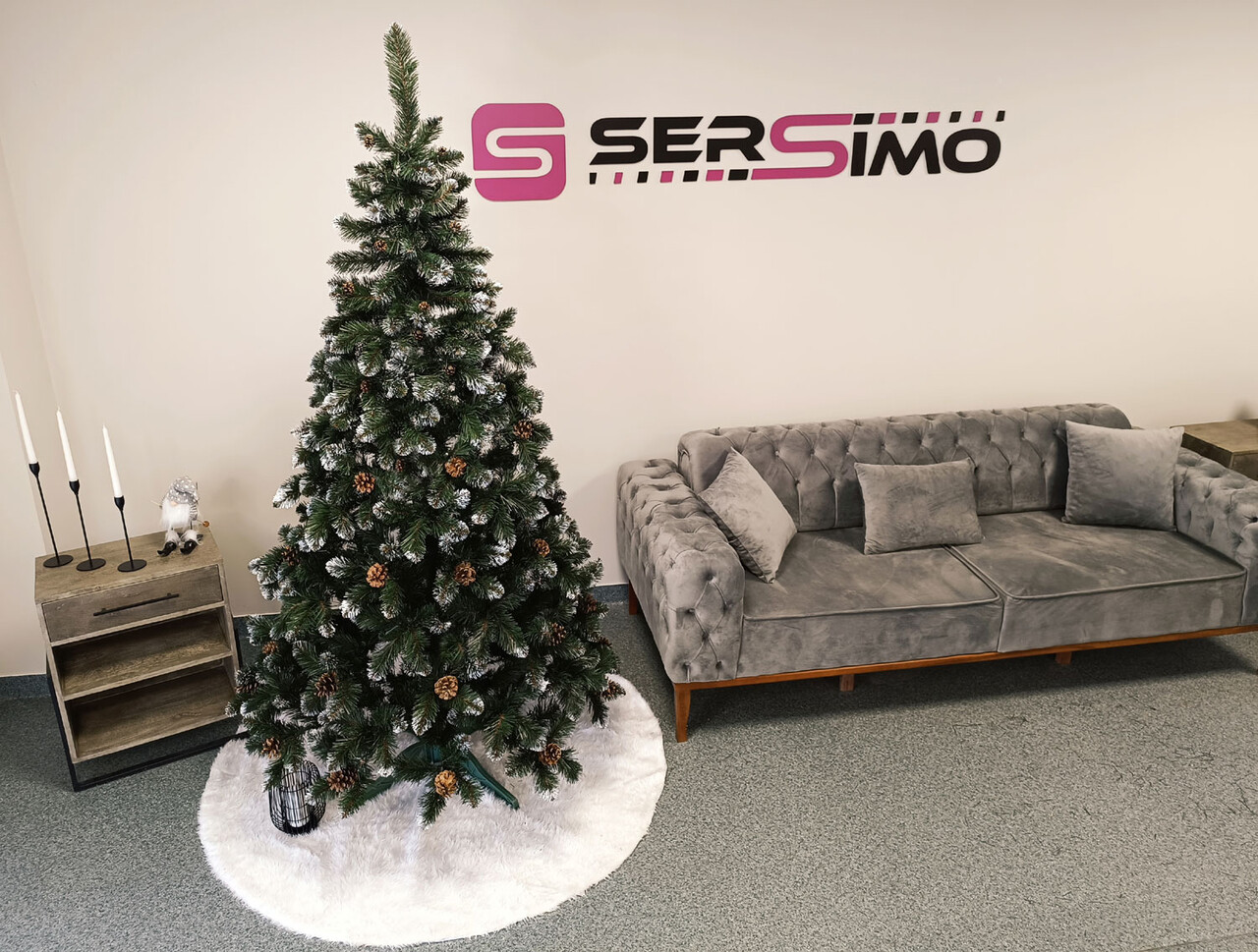 Brad artificial Christmas Deluxe by Sersimo, Lidia Nins cu conuri, 2D, 180cm — imaginea 9