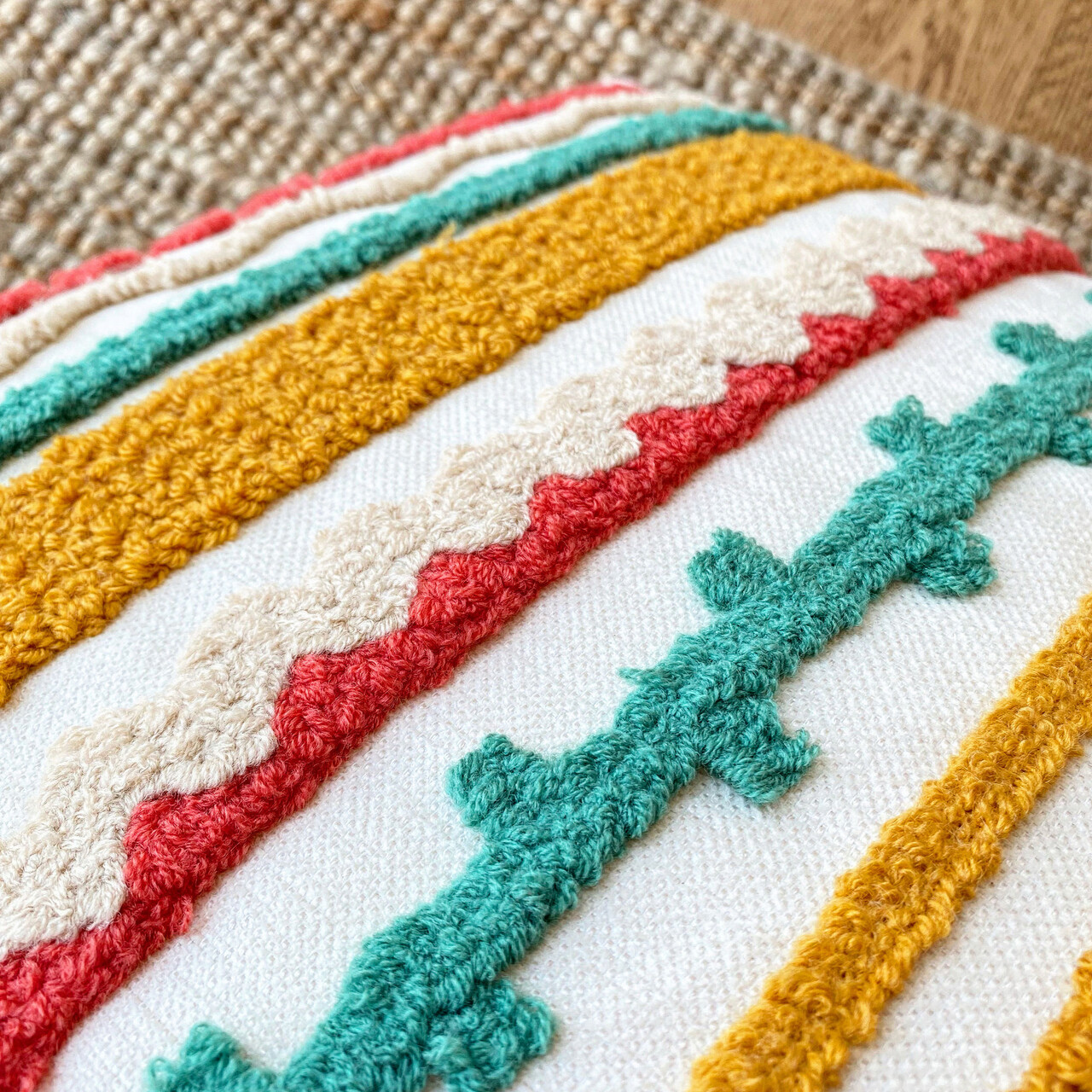 Husa de perna, Rayas, 43x43 cm, Material: 20% in, 80% poliester, Coral închis / Verde / Muștar / Galben - 1 | YEO