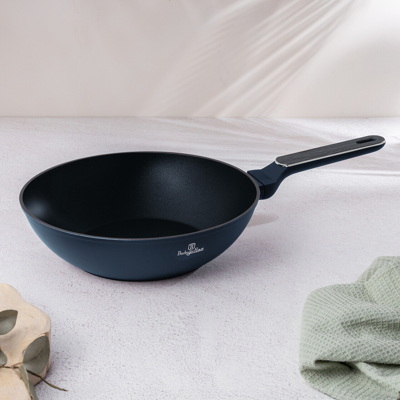 Tigaie Wok Berlinger Haus, Deep Sea, 28 cm, 3.5 L, aluminiu forjat, albastru mat/gri - imagine 8