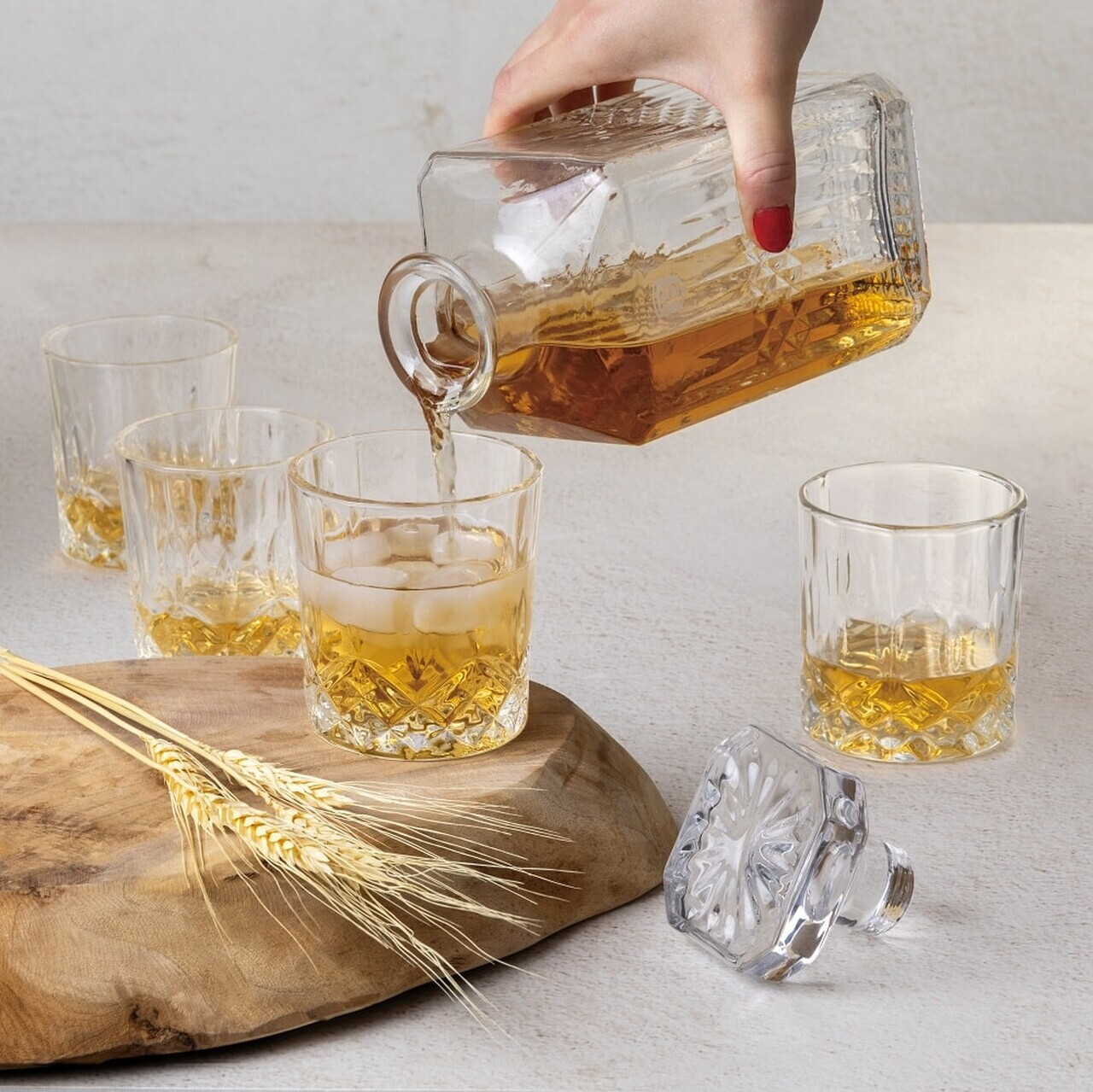 Set 4 pahare si sticla pentru whisky Berlinger Haus, Whisky, 750ml / 220 ml, sticla, transparent - imagine 5