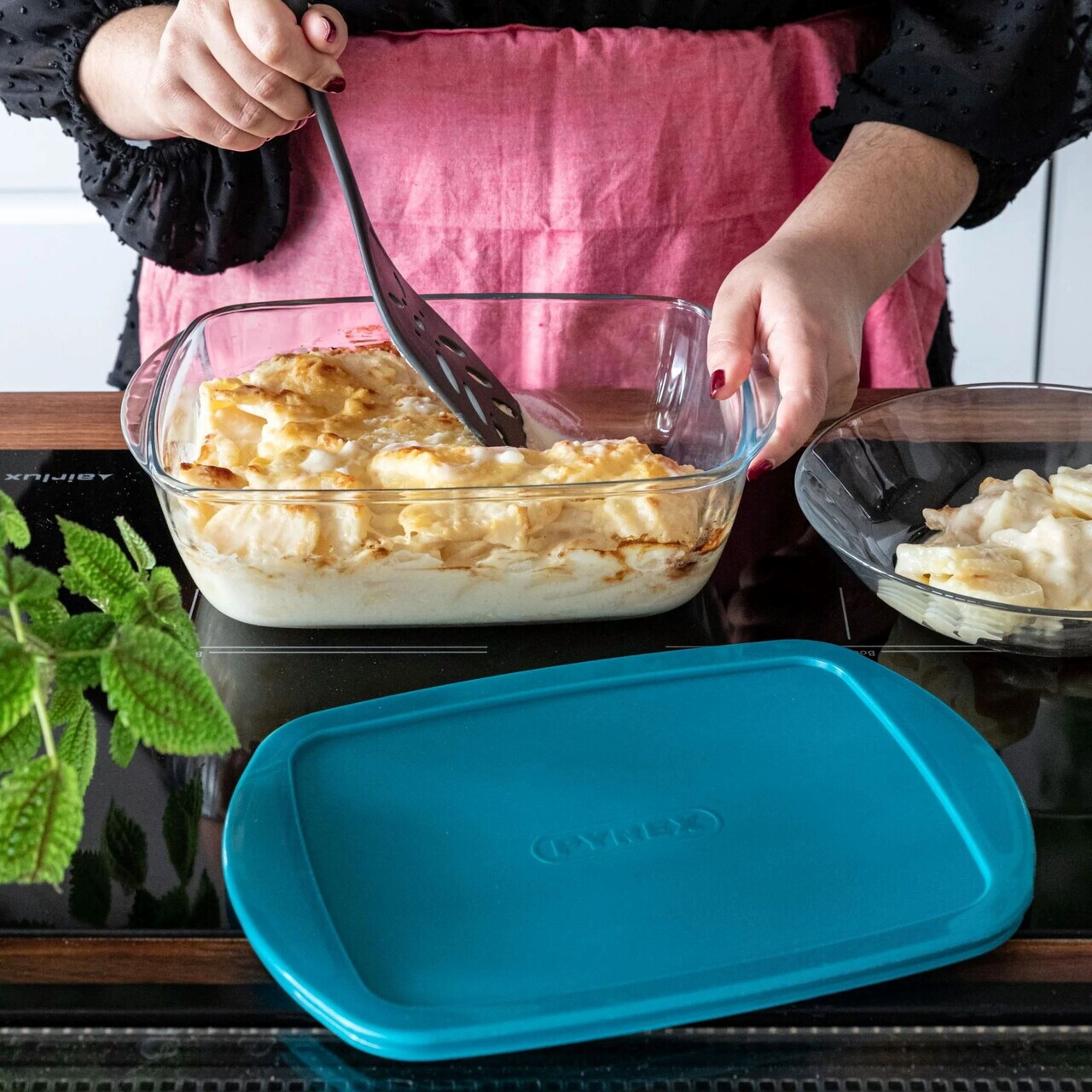 Caserola patrata, cu capac, sticla termorezistenta, 25x22cm/2,2L, "Cook&amp;Store", Blue - Pyrex - view 2