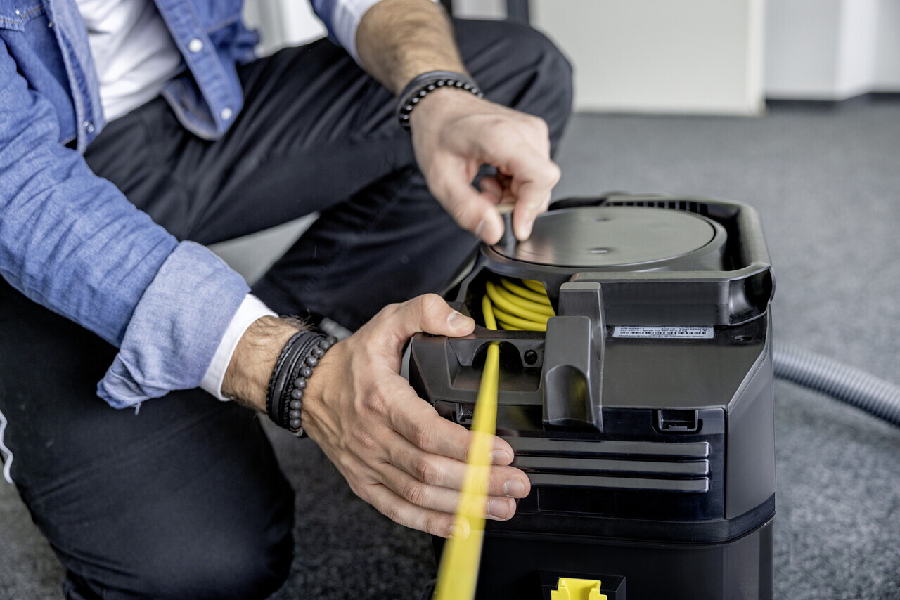 Aspirator profesional uscat T 10/1 Adv HEPA Go!Further, Karcher, negru — imaginea 2