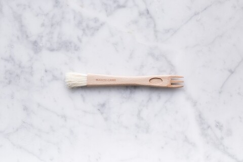 Pensula si furculita pentru patiserie 2 in 1, mason cash, innovative, 21 x 5 cm, lemn, maro