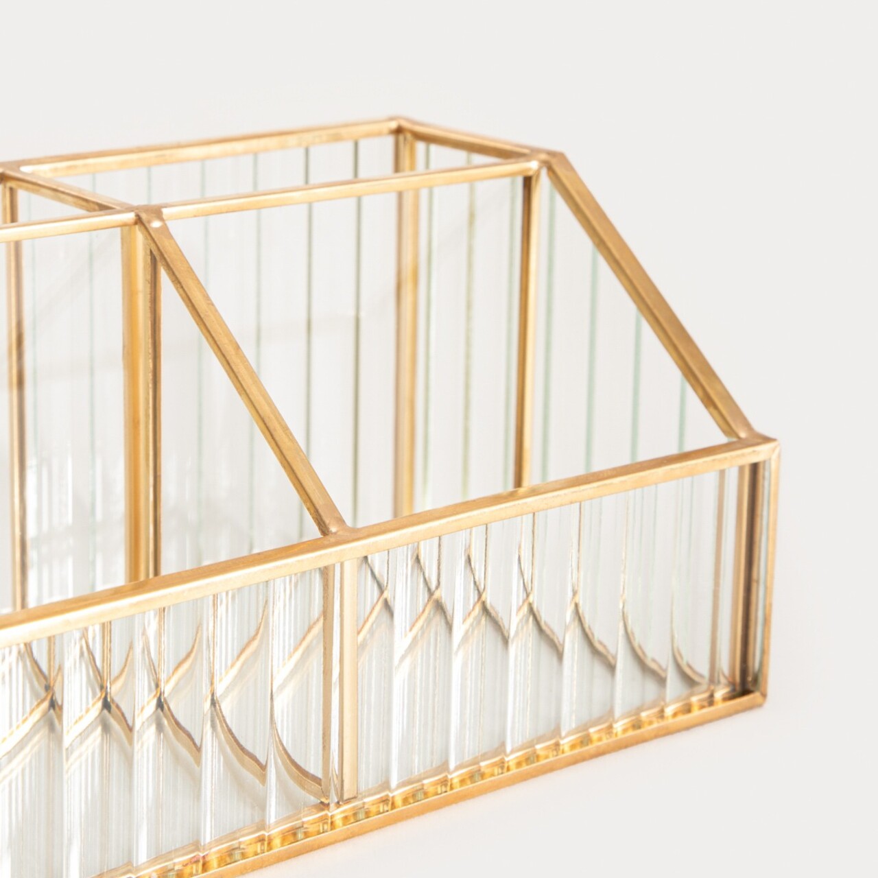 Organizator pentru cosmetice Grazia, Homla, 17.5x10x8.5 cm, sticla/metal, transparent/auriu