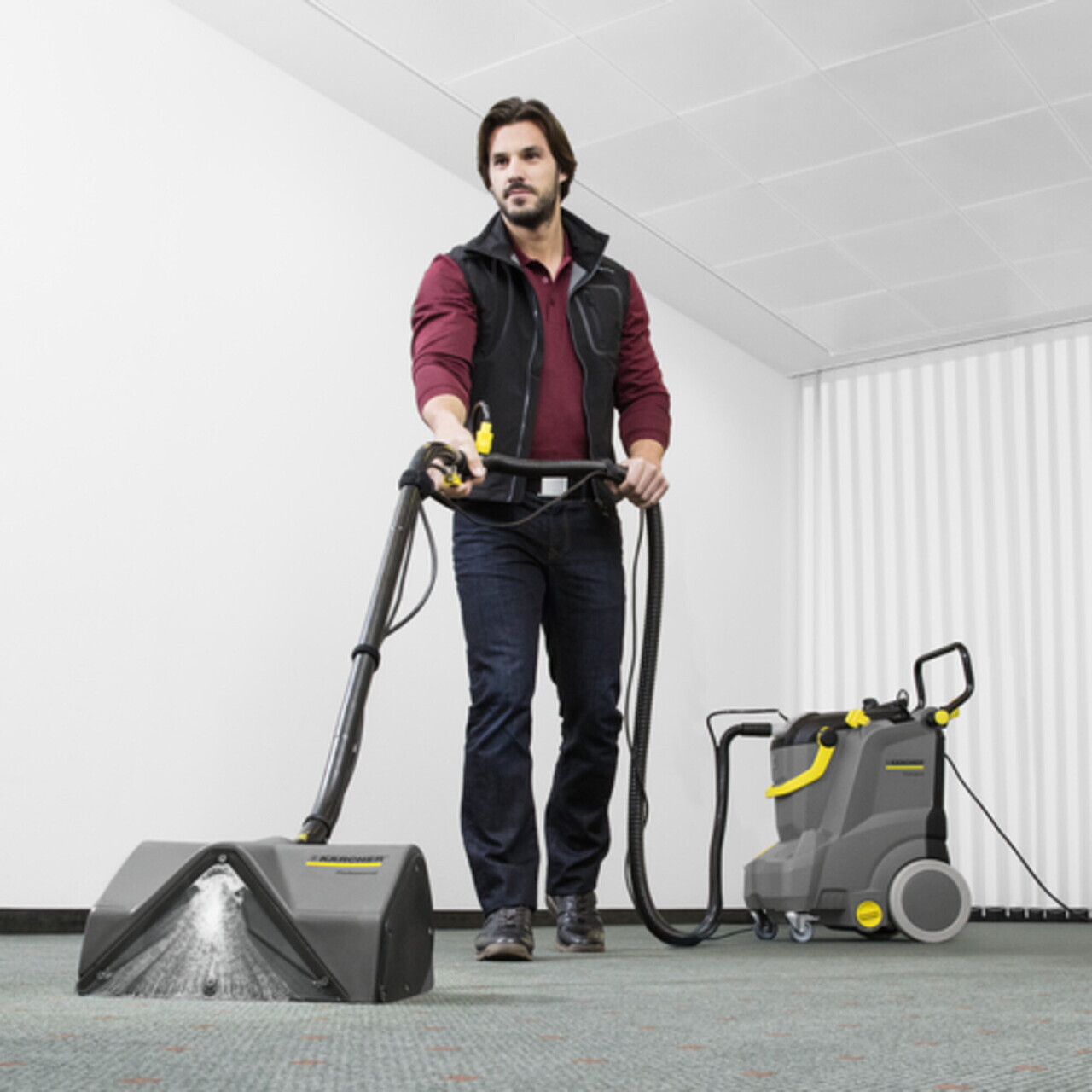 Aspirator cu spalare prin injectie-extractie profesional PW 30/1, Karcher, gri/negru — imaginea 5