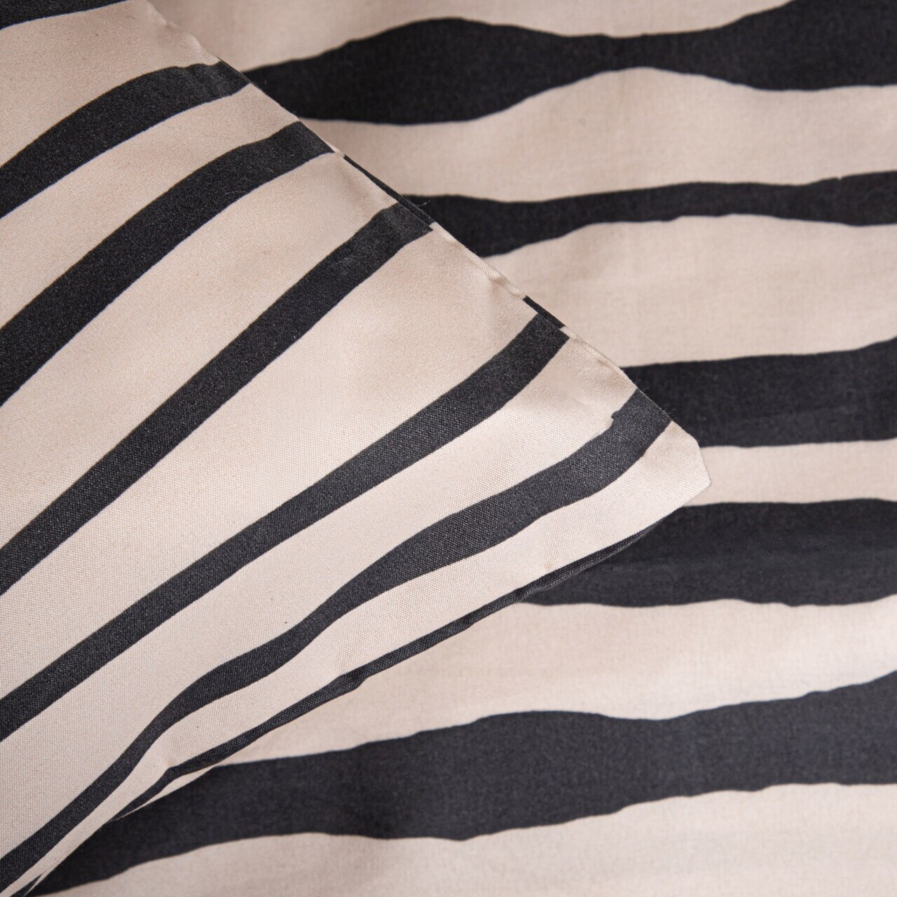 Lenjerie de pat dubla Lino, Homla, 160x200 cm, 3 piese, microfibra din poliester, bej/negru — imaginea 5