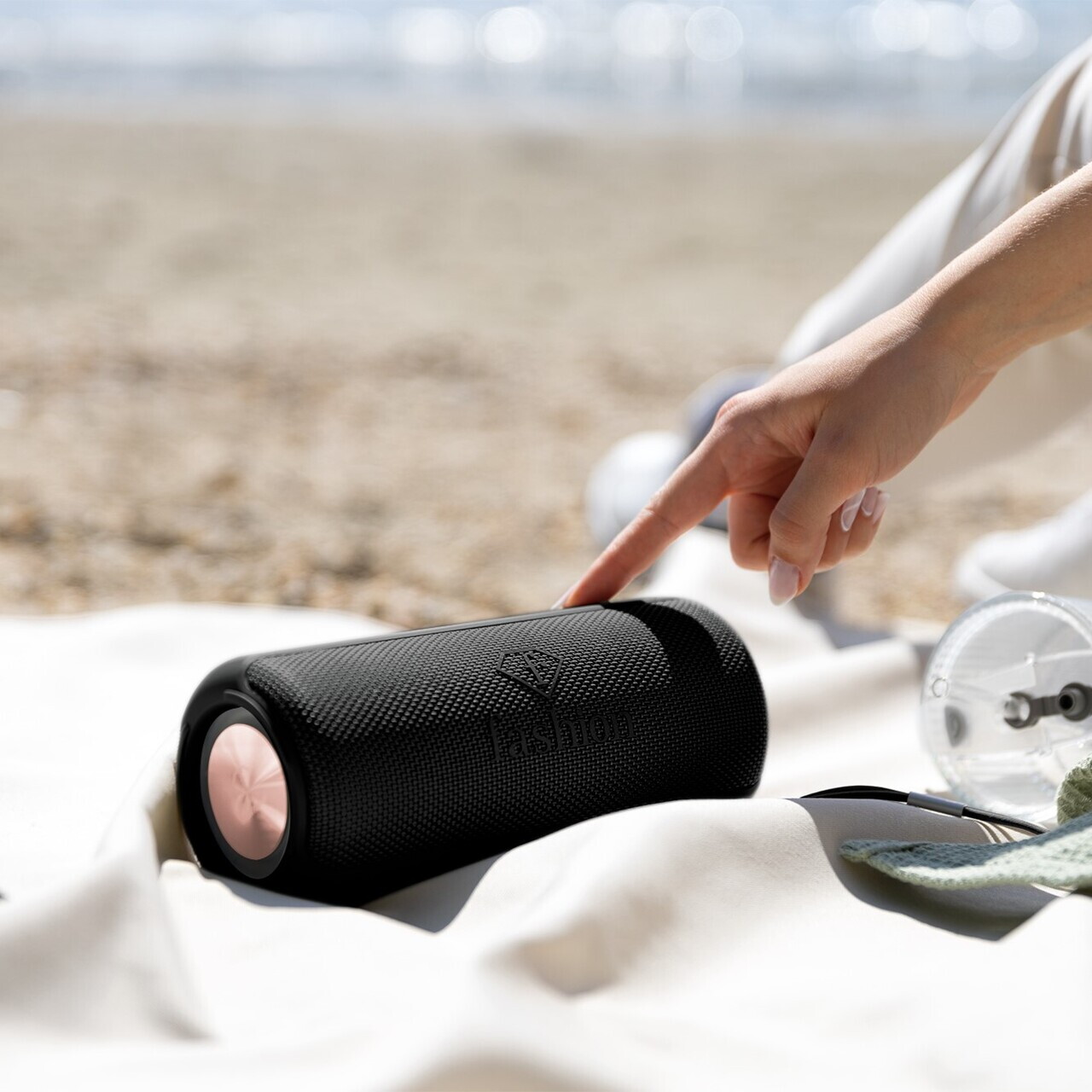 Boxa Bluetooth M Fashion TV, Matte Black-Rose Gold, 8.5x8.9x21 cm, negru - imagine 2