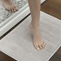 Covoras de baie cu spuma cu memorie InnovaGoods, antiderapant, 55x40 cm
