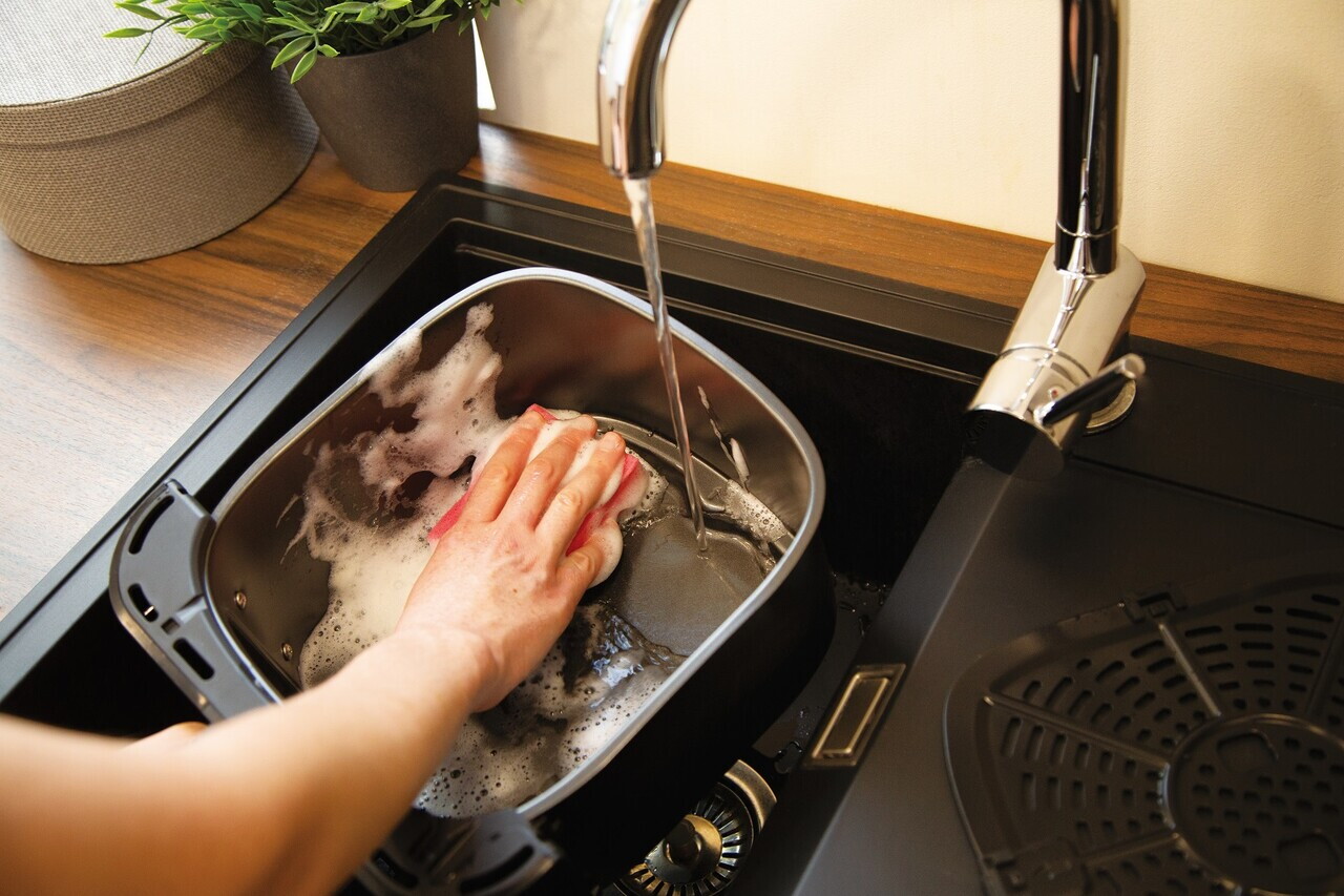 Friteuza cu aer cald si fereastra Berlinger Haus, Black Rose, 6.3 L, 1300W, negru - imagine 8