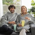 Patura tip hanorac cu maneci si gluga Swug, InnovaGoods, marime universala