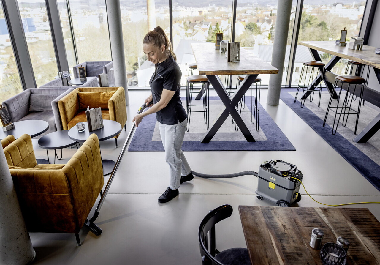 Aspirator profesional uscat T 15/1, Karcher, gri — imaginea 3
