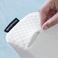 Perna cervicala vascoelastica pentru cupluri Cozzy, InnovaGoods, 36 x 12.5 x 30.5 cm, ergonomica, alb/gri