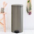 Cos de gunoi cu pedala, Brabantia, NewIcon Platinum, 30 L, 38x29.3x67.9 cm, otel, gri inchis