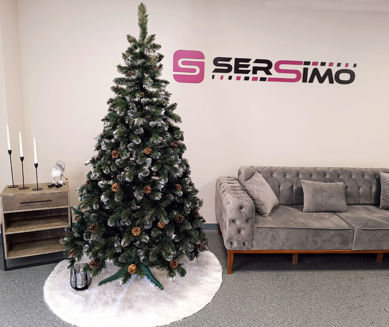 Brad artificial Christmas Deluxe by Sersimo, Lidia Nins cu conuri, 2D, 250cm — imaginea 5