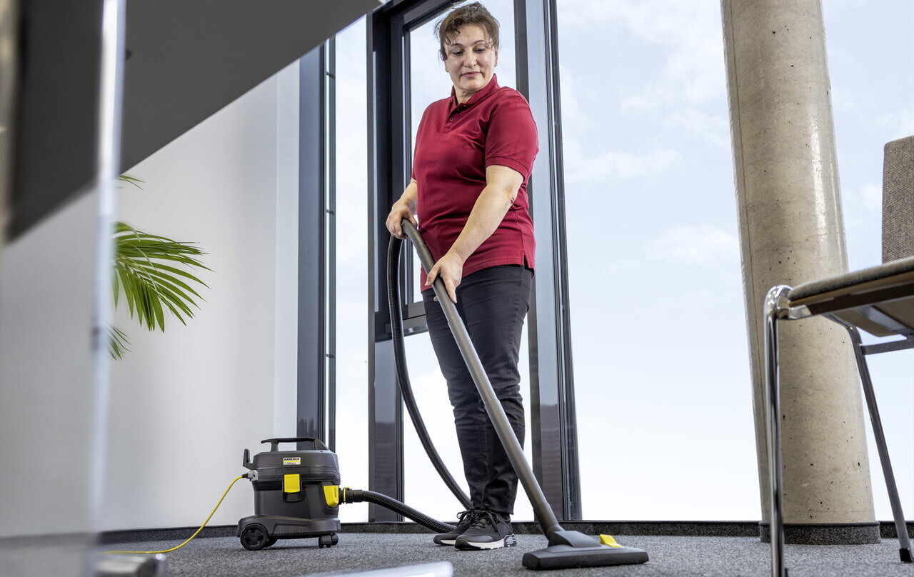 Aspirator profesional uscat T 11/1 Classic Adv Re!Plast Go!Further, Karcher, negru — imaginea 3