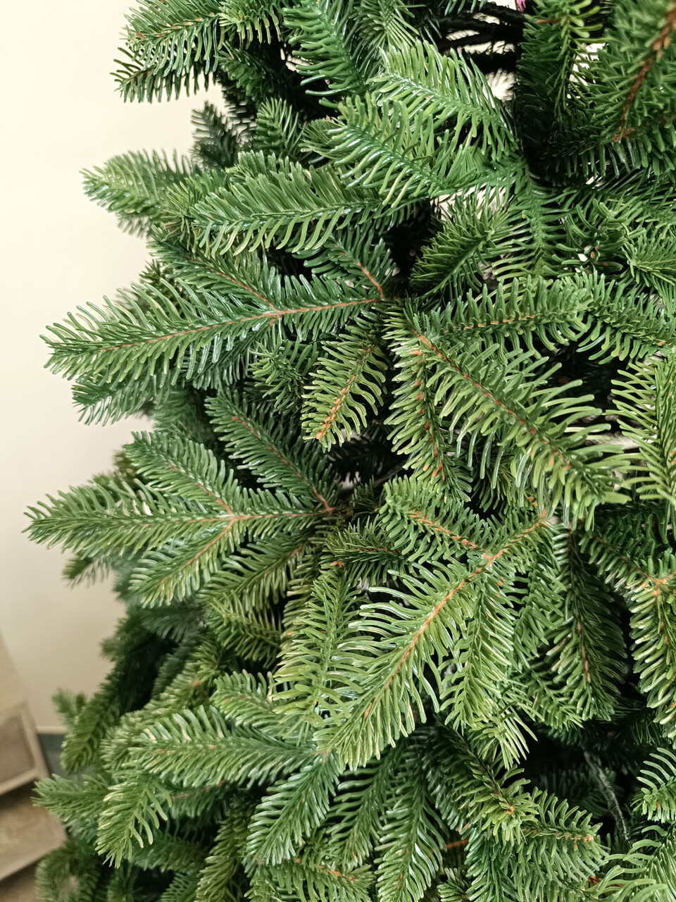 Brad artificial Christmas Deluxe by Sersimo, Canada verde, 3D, 210cm — imaginea 4