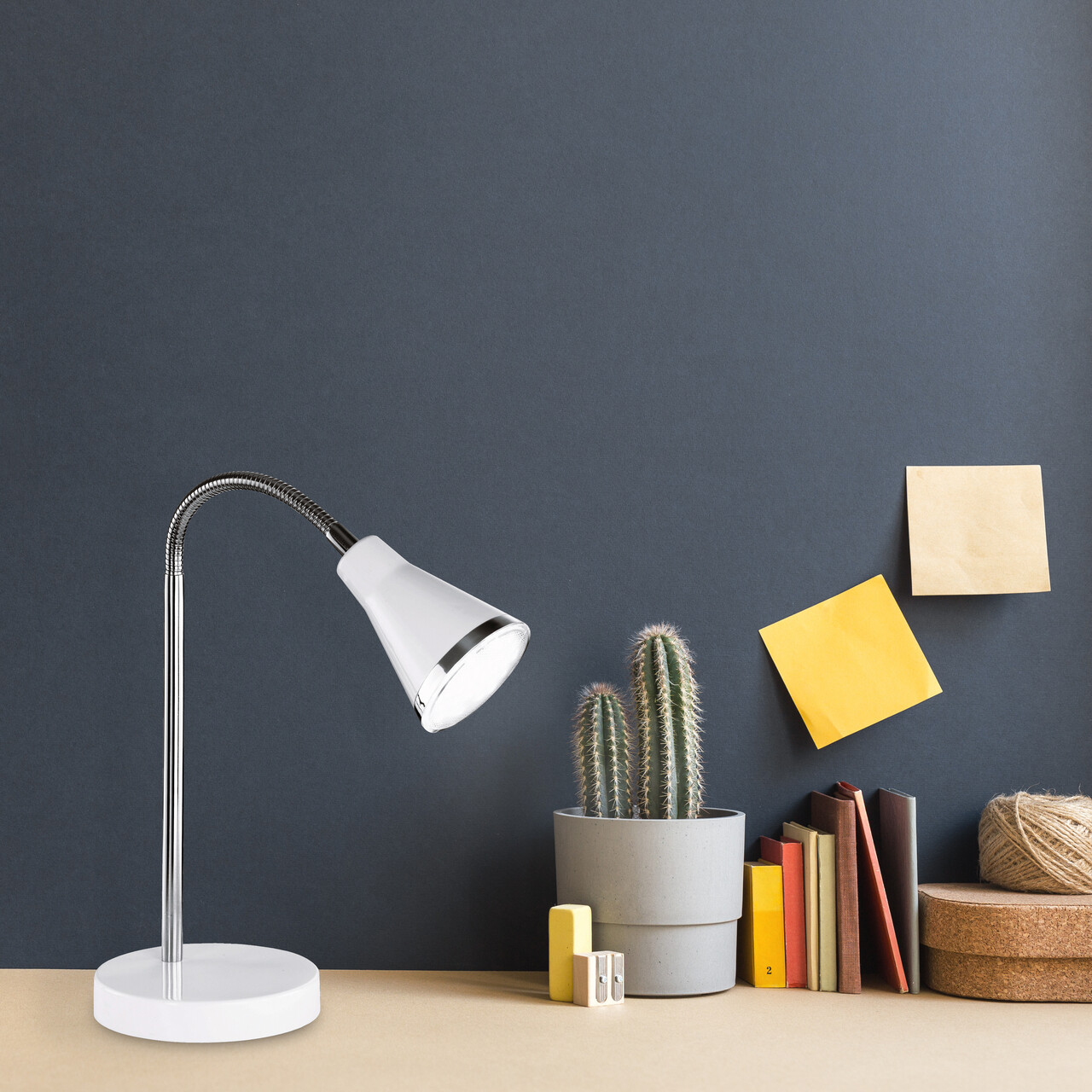 Lampa de masa Arras, RL, 11.5x38 cm, 4W, 1x SMD LED, plastic, alb