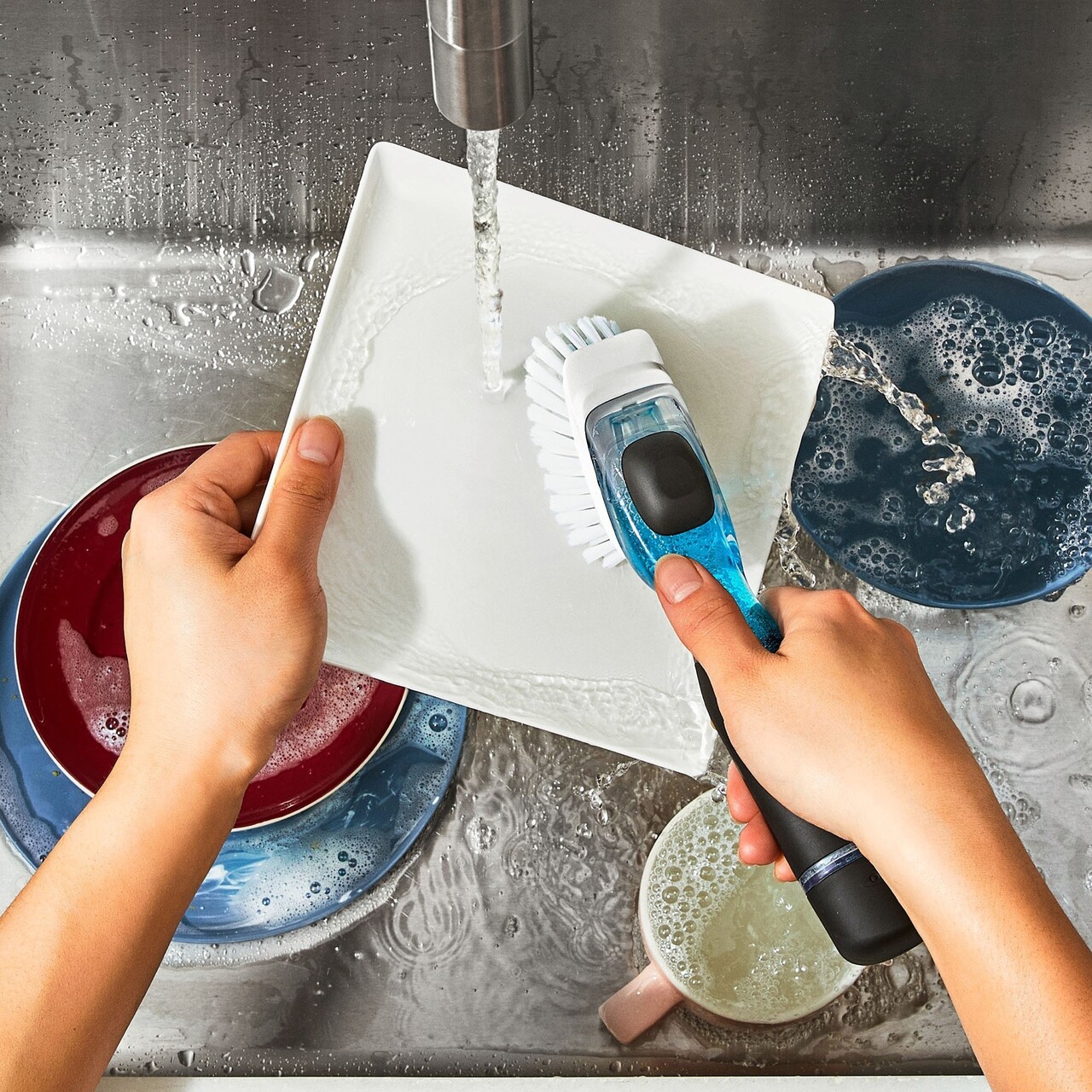 Perie de vase cu dozator detergent, 23,6 cm, "Good Grips" - OXO - imagine 2
