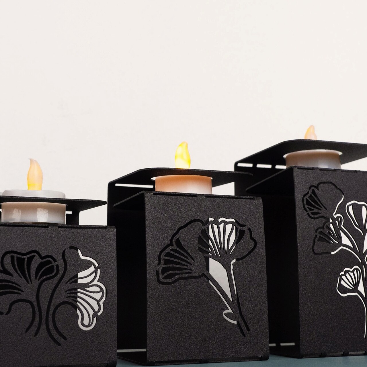 Set 3 suporturi lumanare, Ginkgo Tealight, Otel, Negru