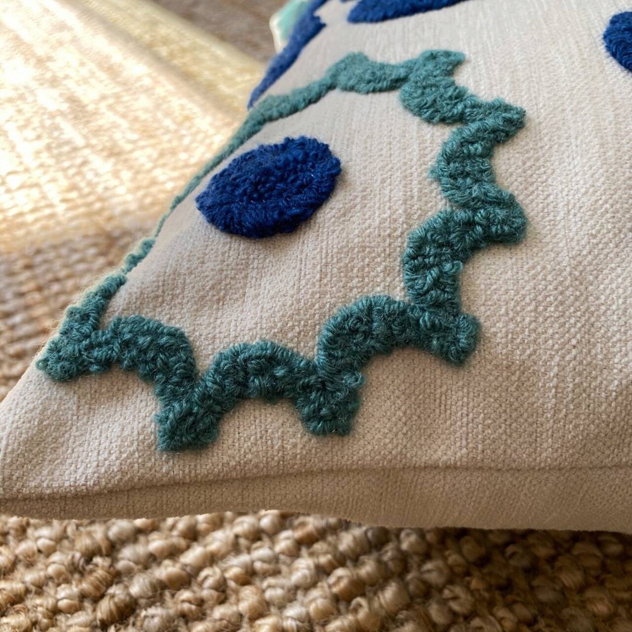 Perna, Margrit Punch Pillow With İnsert, 43x43 cm, Bleumarin / Gri