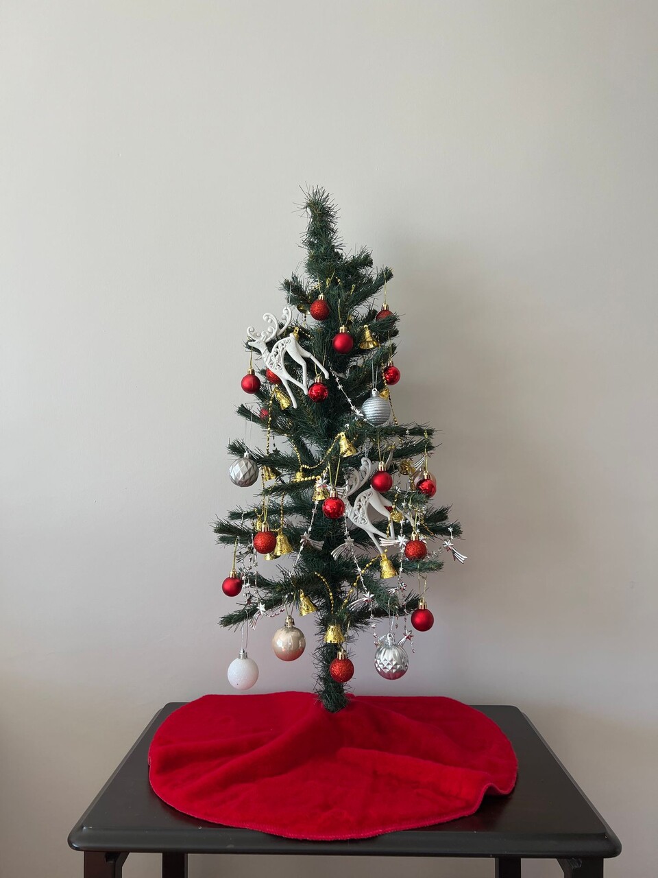 Covoras pentru brad Pelush Christmas 50x50 cm Poliester Rosu