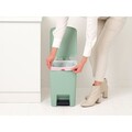 Cos de gunoi cu pedala, Brabantia, StepUp, 25 L, 35.2x28x40.9 cm, polipropilena, verde jad