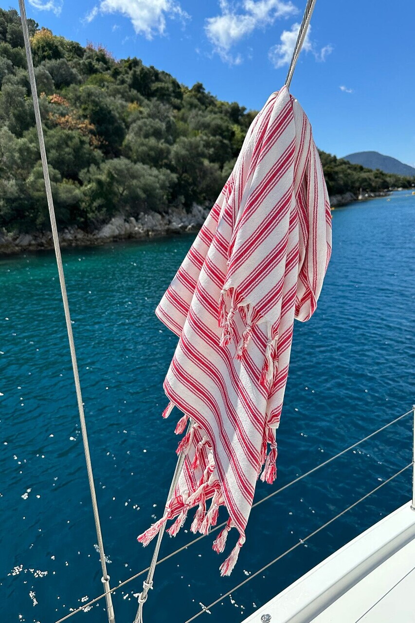 Prosop de plaja L'essentiel Maison Helen 90x160 cm Bumbac Rosu
