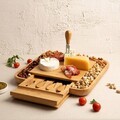 Platou servire cu 4 cutite Rumi, Homla, 32x32 cm, bambus/inox, natur