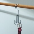 Cuier pentru curele Classico, iDesign, 7x7x16.5 cm, 4 agatatori, otel